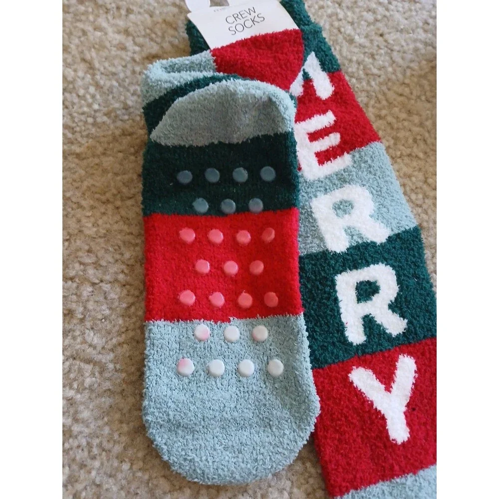 2 Maurices Women’s Size OS Very Merry Knit Crew Socks & Sock Slippers w Grippers